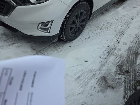 Used 2020 Chevrolet Equinox LT image 23