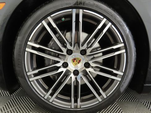 Used 2016 Porsche Panamera 4 image 30