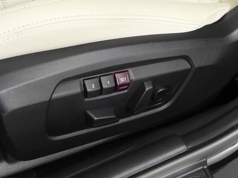 Certified 2025 MINI Cooper 4-Door Hardtop image 23