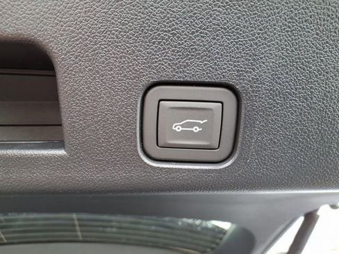 New 2026 Chevrolet Traverse Z71 w/ LPO, Floor Liner Package image 13