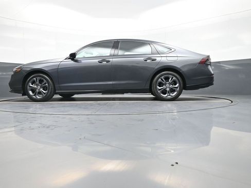 Certified 2023 Honda Accord EX image 31