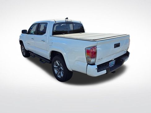 Used 2019 Toyota Tacoma Limited AWD/4WD image 7