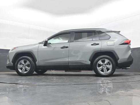 Used 2022 Toyota RAV4 XLE AWD/4WD image 26