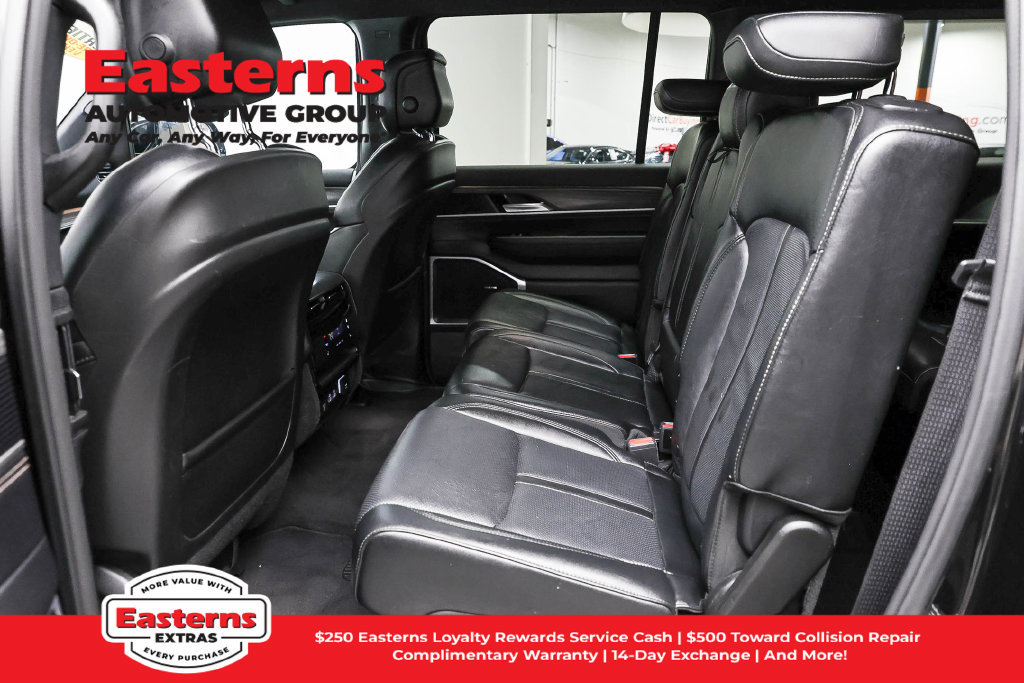 Used 2024 Jeep Wagoneer L Series II w/ Flexible Seating Group AWD/4WD image 24