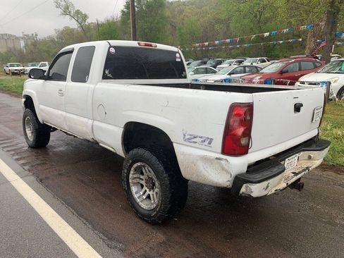 Used 2005 Chevrolet Silverado 2500 W/T AWD/4WD image 3