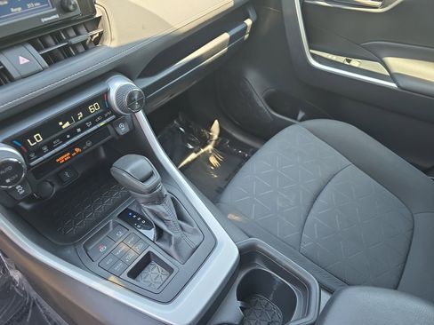 Used 2020 Toyota RAV4 XLE w/ Convenience Package AWD/4WD image 26