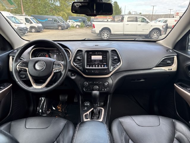 Used 2018 Jeep Cherokee Limited AWD/4WD image 11