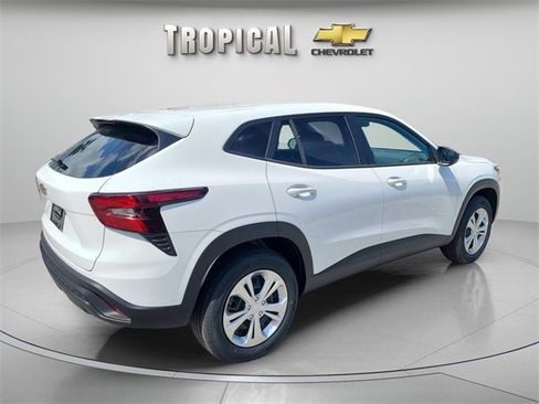 New 2026 Chevrolet Trax LS w/ Driver Confidence Package image 5