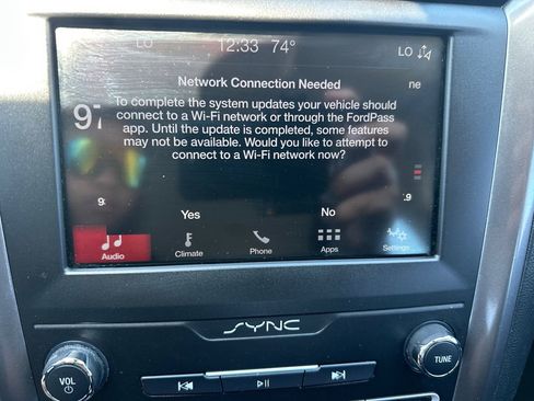 Used 2019 Ford Fusion SE FWD image 28