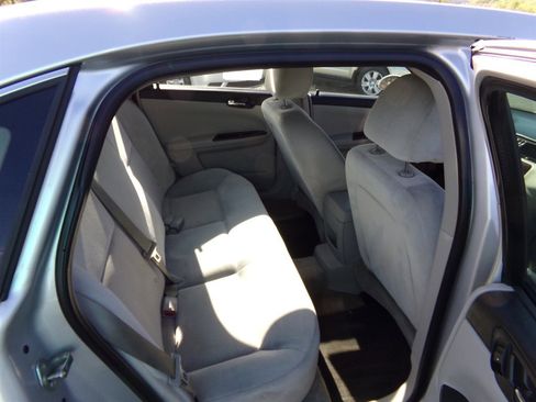 Used 2016 Chevrolet Impala LT w/ LT Sunroof Package image 7