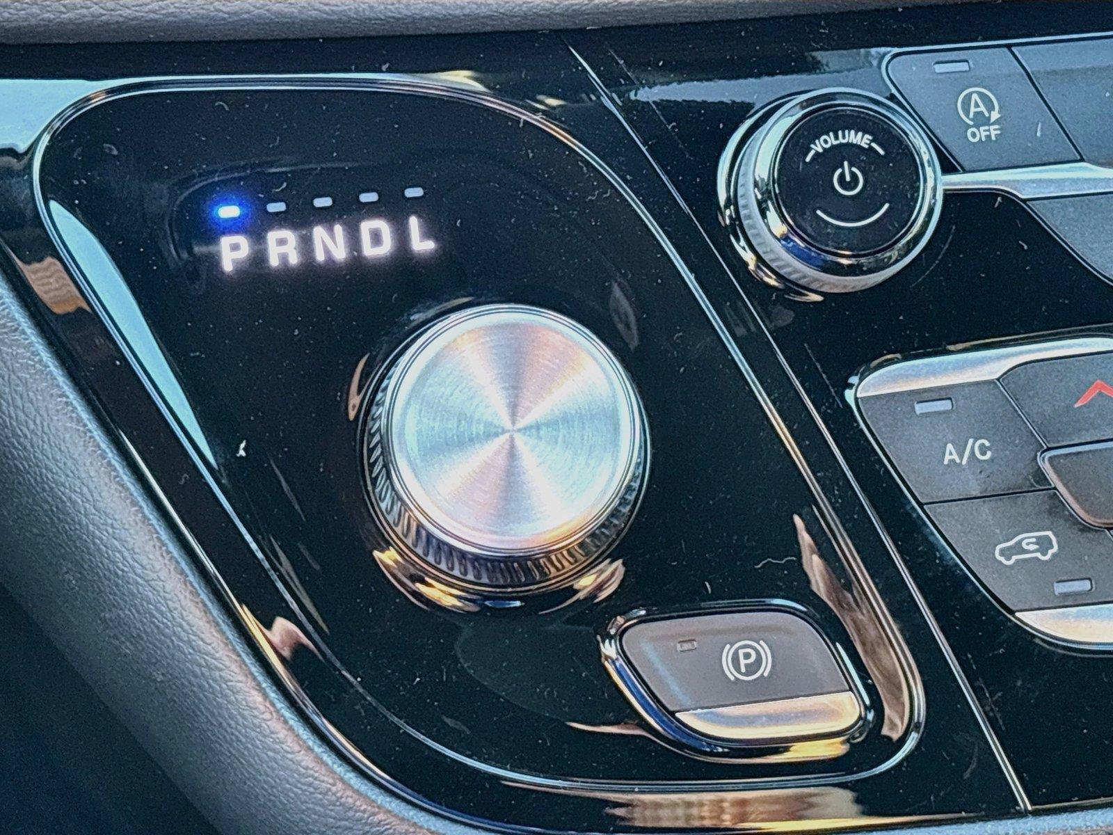 New 2027 Chrysler Pacifica Select AWD/4WD image 15