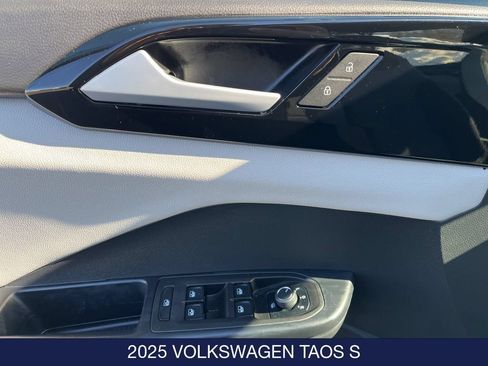 Used 2025 Volkswagen Taos S AWD/4WD image 25
