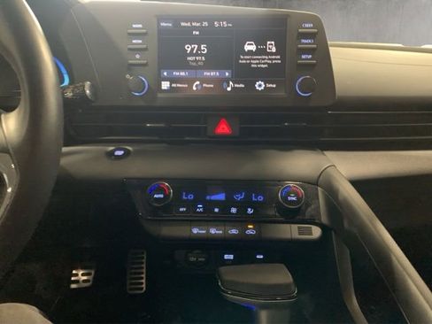 Used 2025 Hyundai Elantra Sport image 12