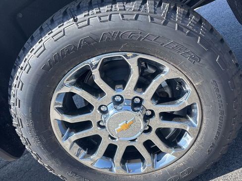 New 2026 Chevrolet Silverado 2500 LTZ w/ LTZ Convenience Package AWD/4WD image 6