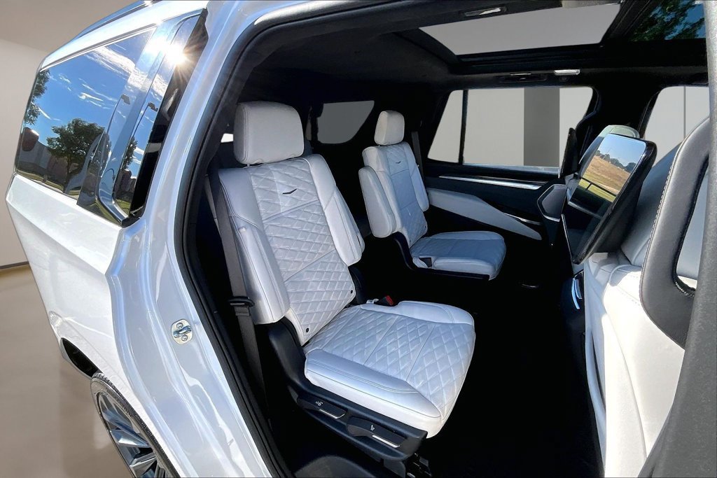 Certified 2025 Cadillac Escalade V AWD/4WD image 29