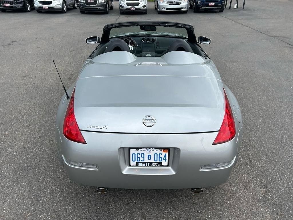 Used 2005 Nissan 350Z Touring RWD image 8