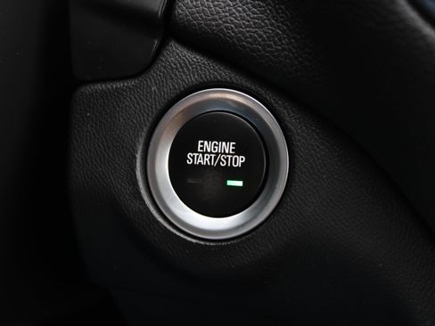 Used 2020 Chevrolet Equinox LT w/ Driver Convenience Package image 13