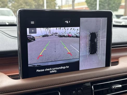 Used 2023 Lincoln Aviator Reserve w/ Equipment Group 201A image 16