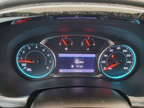 Used 2023 Chevrolet Traverse LT image 14