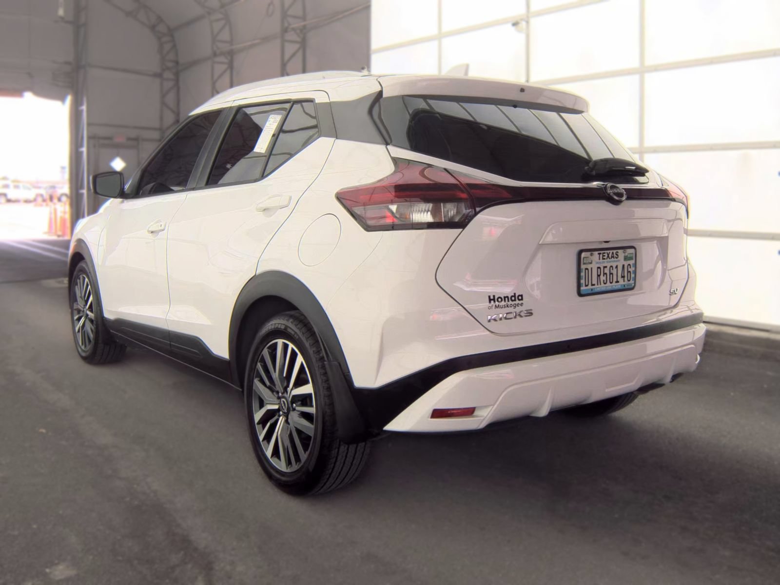 Used 2022 Nissan Kicks SV FWD image 2