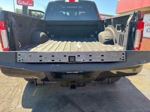 Used 2017 Ford F250 Platinum w/ Platinum Ultimate Package AWD/4WD image 30