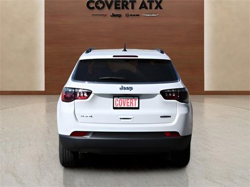 New 2026 Jeep Compass Latitude image 4