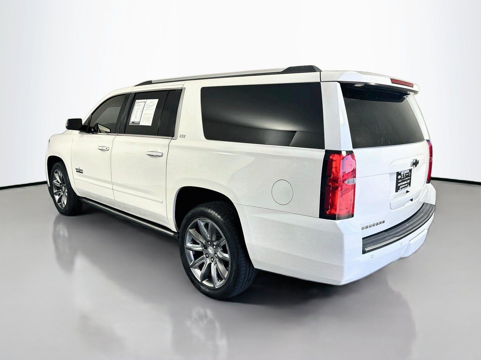 Used 2015 Chevrolet Suburban LTZ w/ Texas Edition RWD image 5