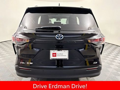 Certified 2025 Toyota Sienna XLE FWD image 22