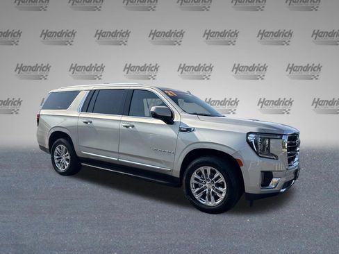Used 2021 GMC Yukon XL SLT w/ SLT Luxury Plus Package AWD/4WD image 2