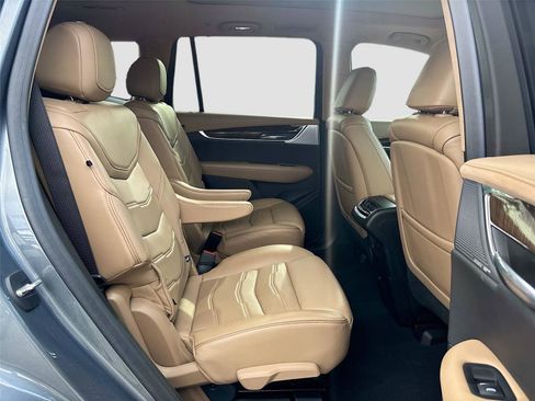 Used 2022 Cadillac XT6 Premium Luxury w/ Platinum Package image 32