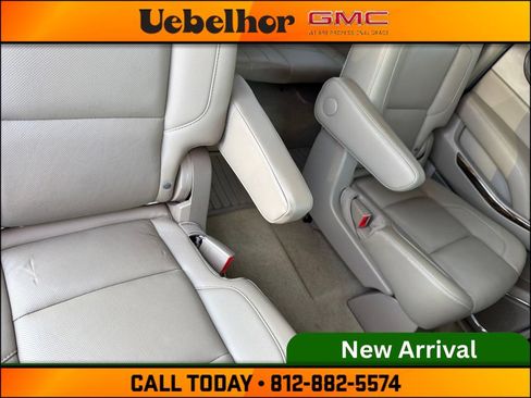Used 2018 GMC Yukon XL SLT w/ Open Road Package AWD/4WD image 6