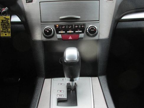 Used 2014 Subaru Outback 2.5i Premium w/ Moonroof Package image 13