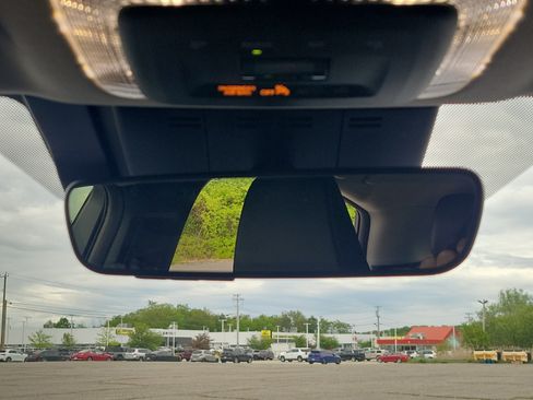 Used 2024 Toyota Prius Prime FWD image 28