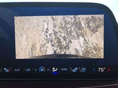 Used 2025 Chevrolet Traverse RS image 43