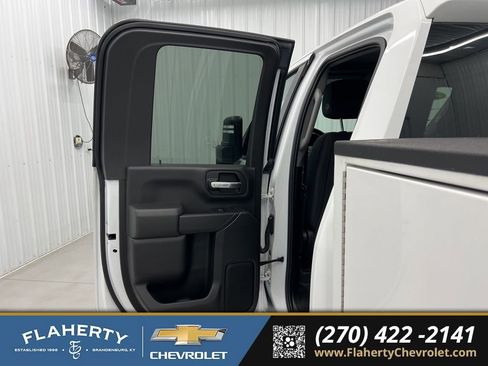 Used 2024 GMC Sierra 2500 Pro w/ Convenience Package AWD/4WD image 10