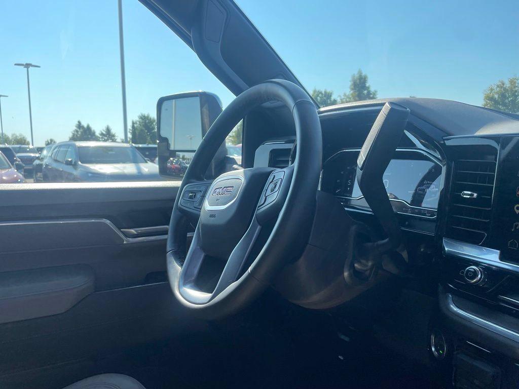 Used 2025 GMC Sierra 2500 SLT w/ SLT Premium Package AWD/4WD image 31