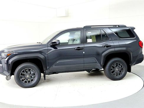 New 2026 Toyota 4Runner SR5 AWD/4WD image 3