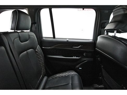 Used 2024 Jeep Grand Cherokee Summit w/ Adv Protech Group IV AWD/4WD image 11