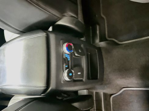 Used 2021 Ford Explorer XLT w/ Equipment Group 202A AWD/4WD image 28