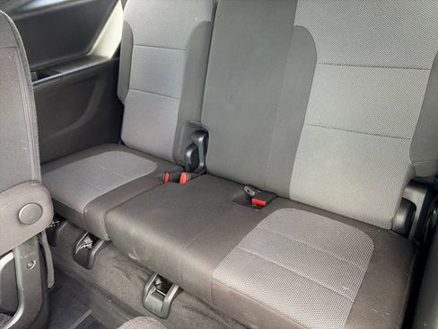 Certified 2023 Chevrolet Traverse LT FWD image 30