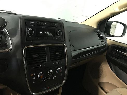 Used 2016 Dodge Grand Caravan SE w/ Quick Order Package 29E SE FWD image 25