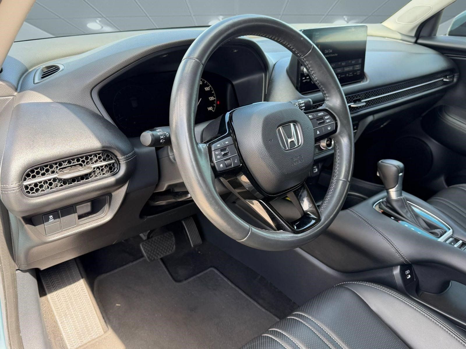 Used 2024 Honda HR-V EX-L image 4