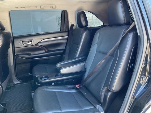Used 2018 Toyota Highlander Limited image 38