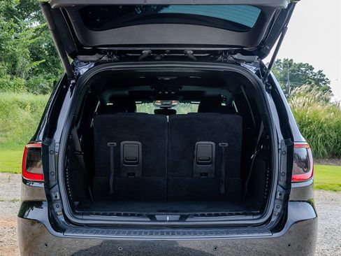 Used 2021 Dodge Durango R/T w/ Blacktop Package RWD image 9