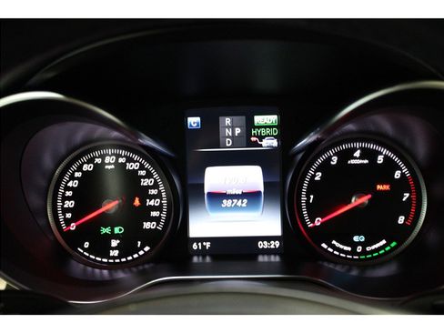 Used 2019 Mercedes-Benz GLC 350e 4MATIC image 25