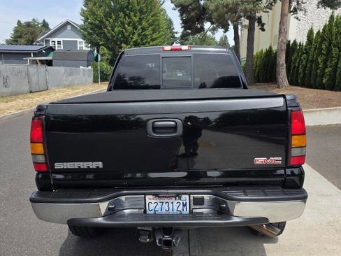 Used 2006 GMC Sierra 1500 SLE w/ Onstar Plus Package AWD/4WD image 6