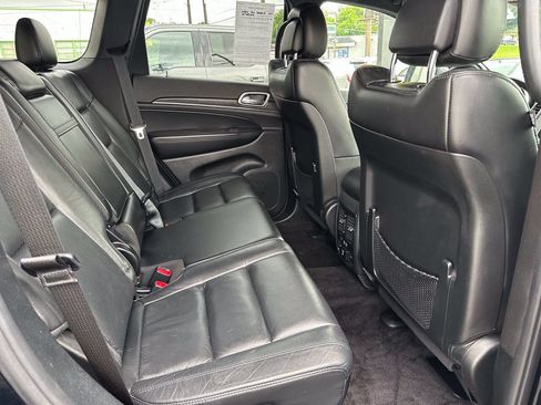 Used 2018 Jeep Grand Cherokee Limited AWD/4WD image 13