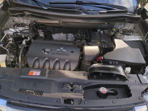 Used 2018 Mitsubishi Outlander ES image 28