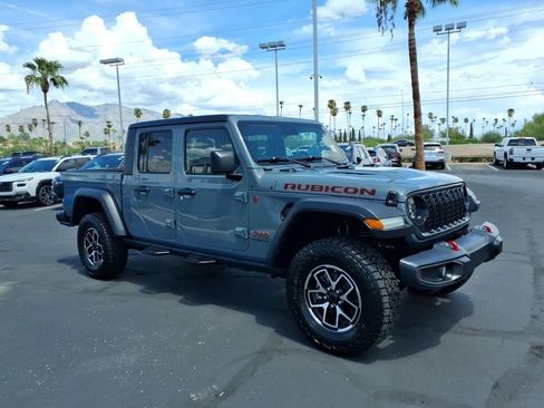 Used 2024 Jeep Gladiator Rubicon w/ Technology Group AWD/4WD image 31