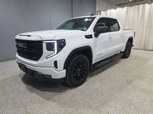 Used 2023 GMC Sierra 1500 Elevation w/ LPO, Elevation Black Package image 5